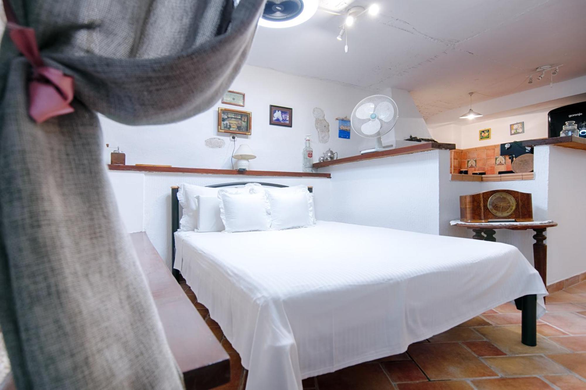 Villa Kuljis Komiža Extérieur photo